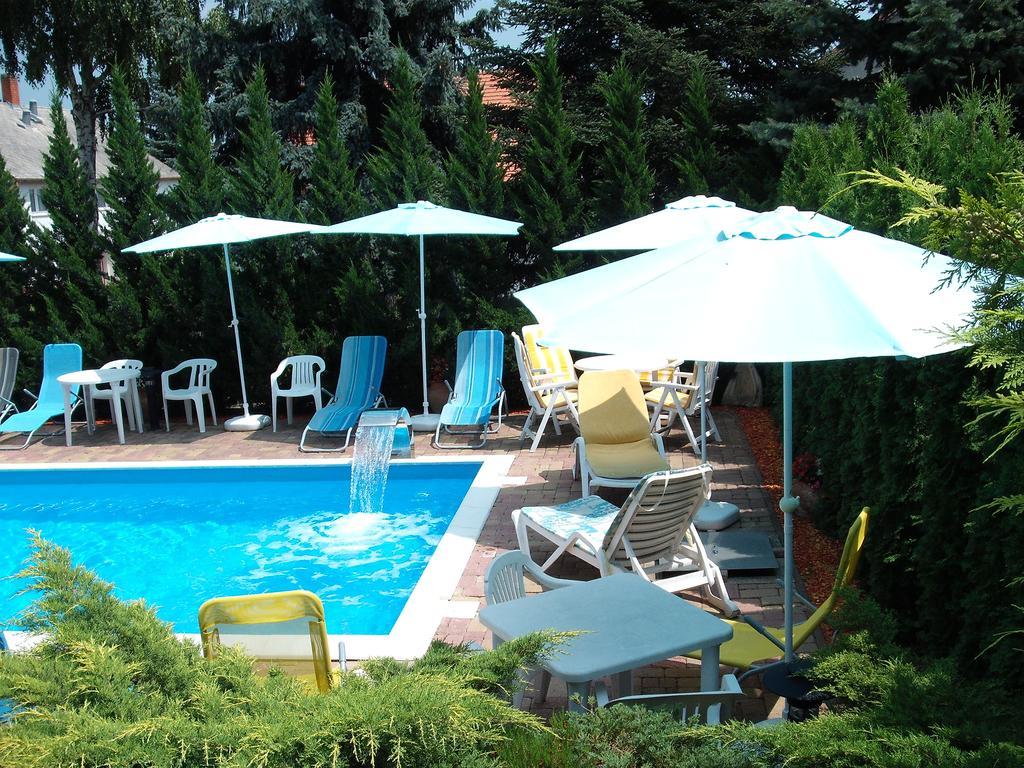 Apart Hevizi Haz Exterior foto